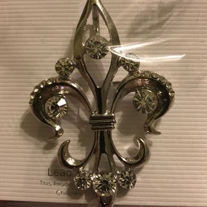 **Final Price Silver Fleur di Lis Pin